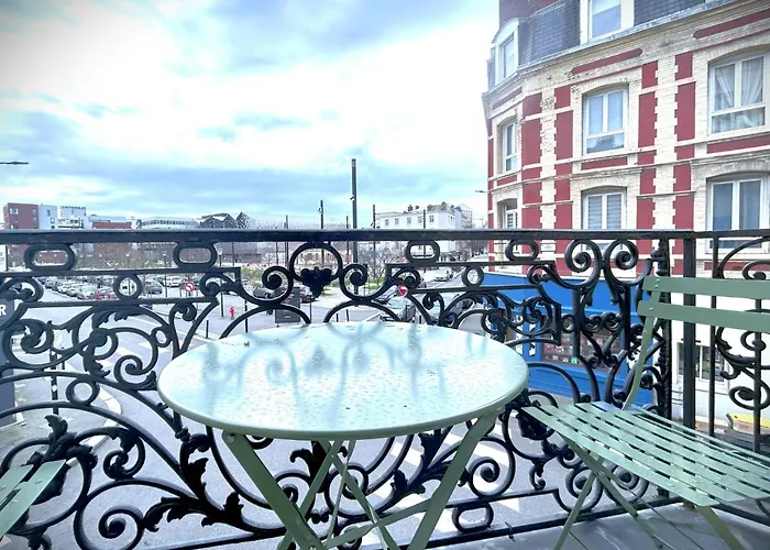 La Canopée-proche Centre Et Gare Avec Balcon Apartamento *